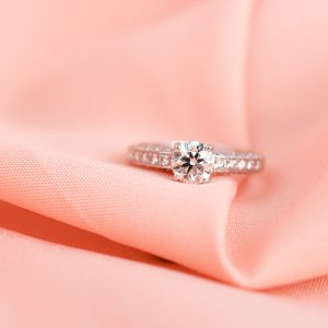แหวนเพชร (Diamond-ring)
